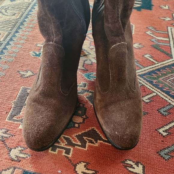 Vintage Suede Knee High Boots - Picture 7 of 10